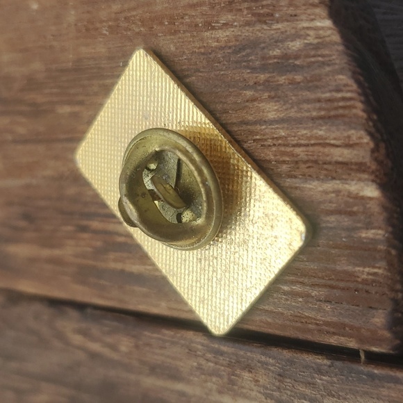 B421 women's international tennis association pin vintage - Picture 2 of 2